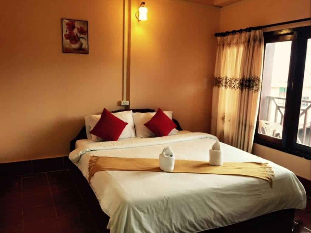 Happy River View Hotel Vang Vieng Esterno foto
