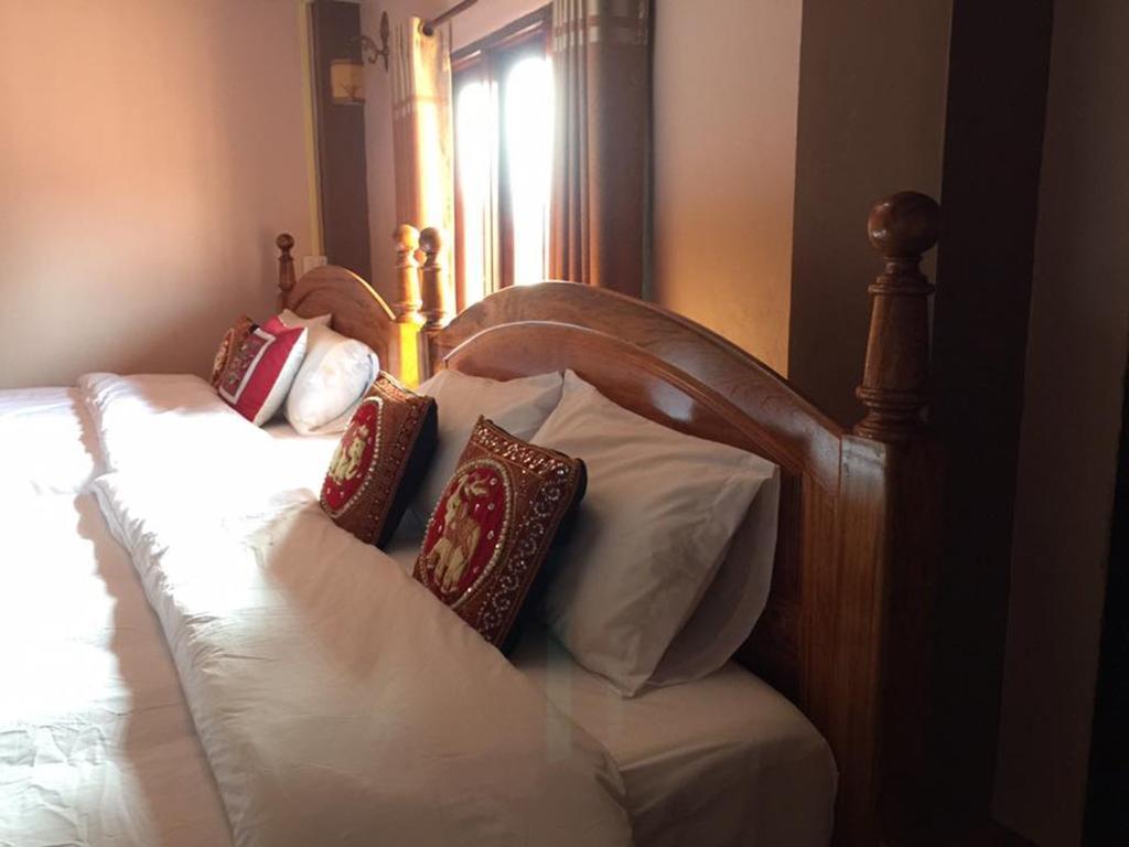 Happy River View Hotel Vang Vieng Esterno foto