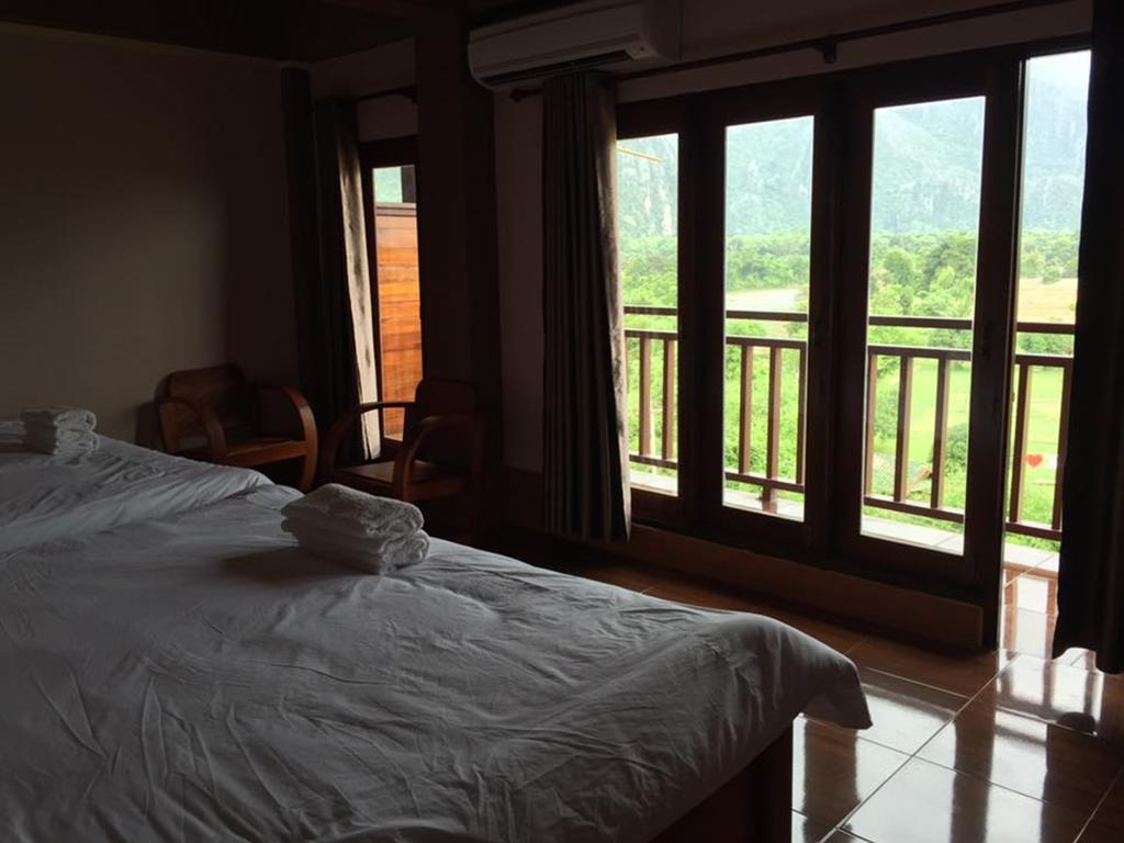 Happy River View Hotel Vang Vieng Esterno foto