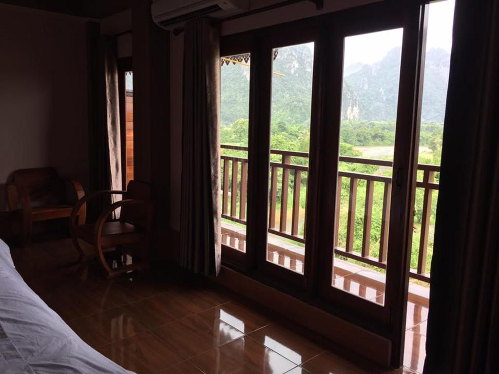 Happy River View Hotel Vang Vieng Esterno foto