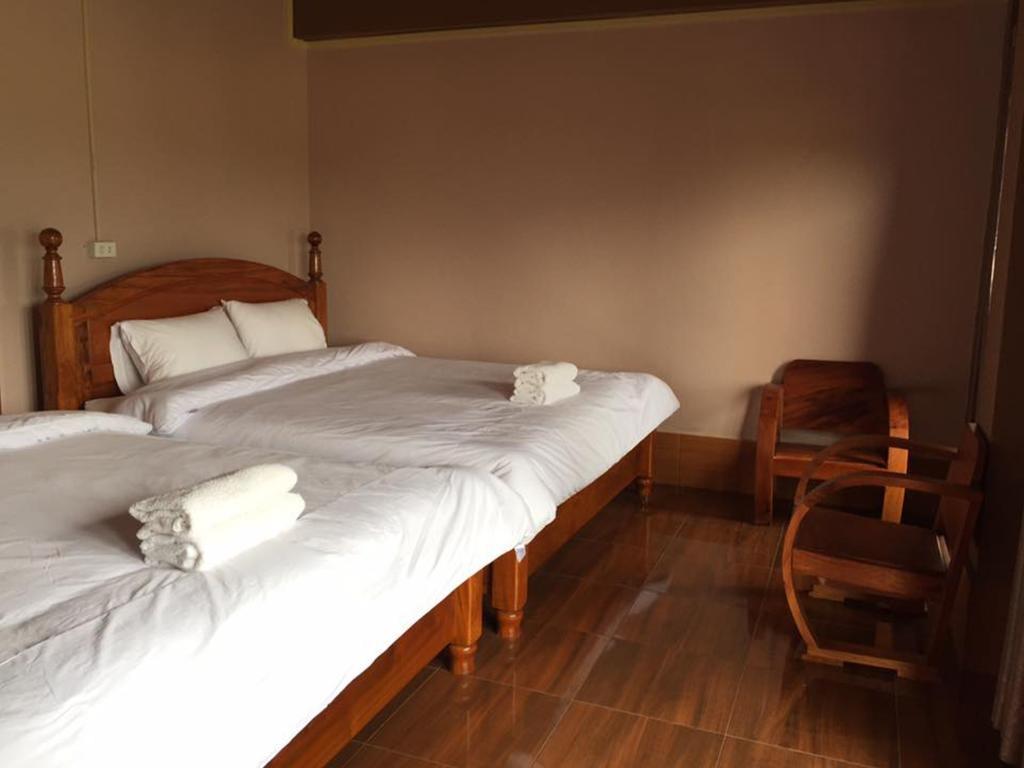 Happy River View Hotel Vang Vieng Esterno foto