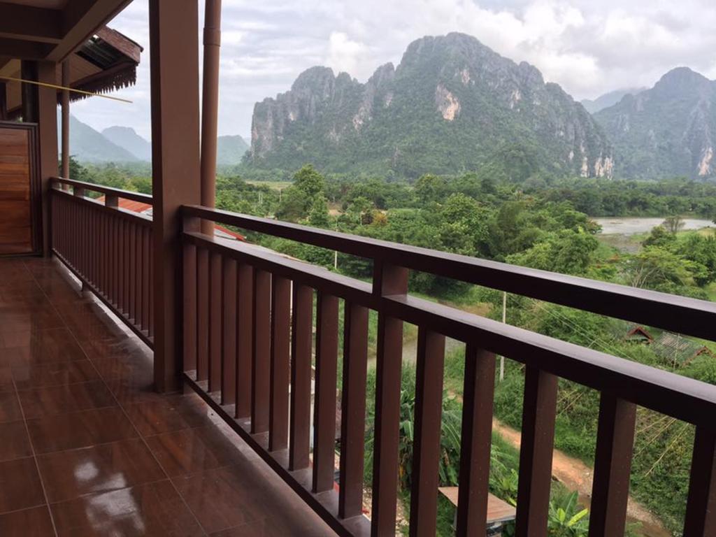 Happy River View Hotel Vang Vieng Esterno foto