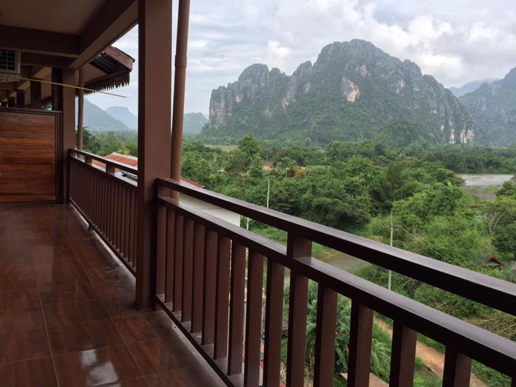 Happy River View Hotel Vang Vieng Esterno foto