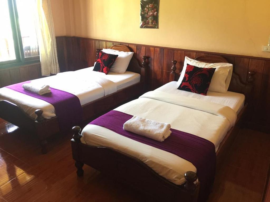 Happy River View Hotel Vang Vieng Esterno foto