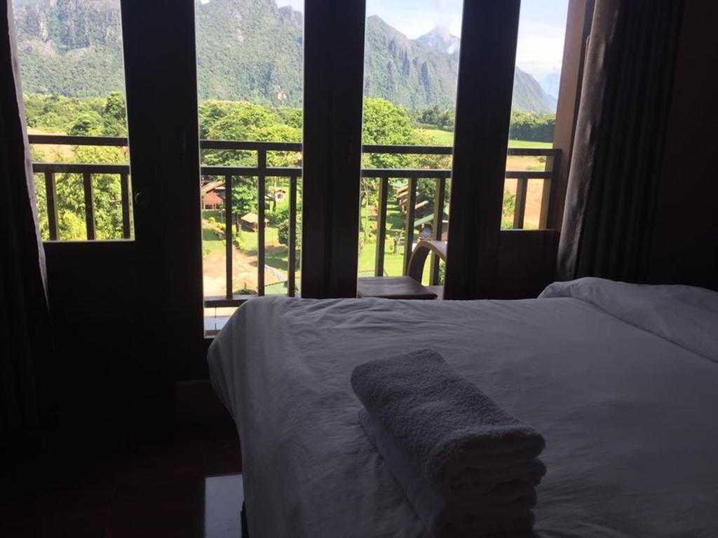 Happy River View Hotel Vang Vieng Esterno foto