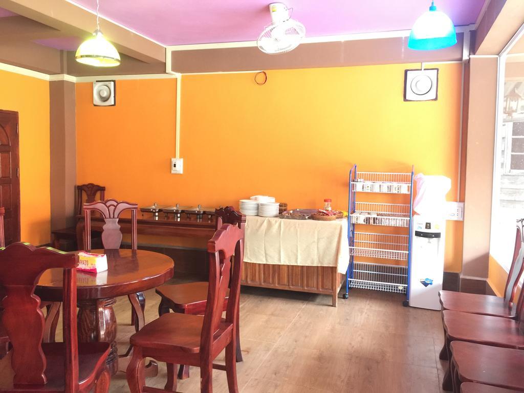Happy River View Hotel Vang Vieng Esterno foto