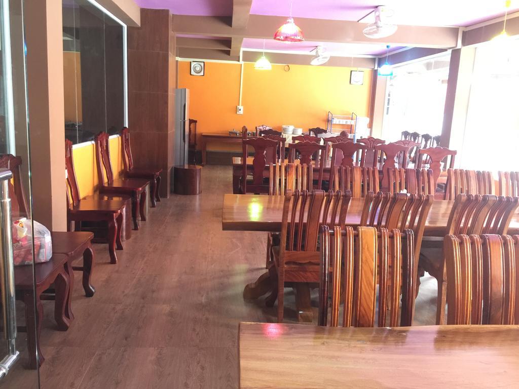 Happy River View Hotel Vang Vieng Esterno foto