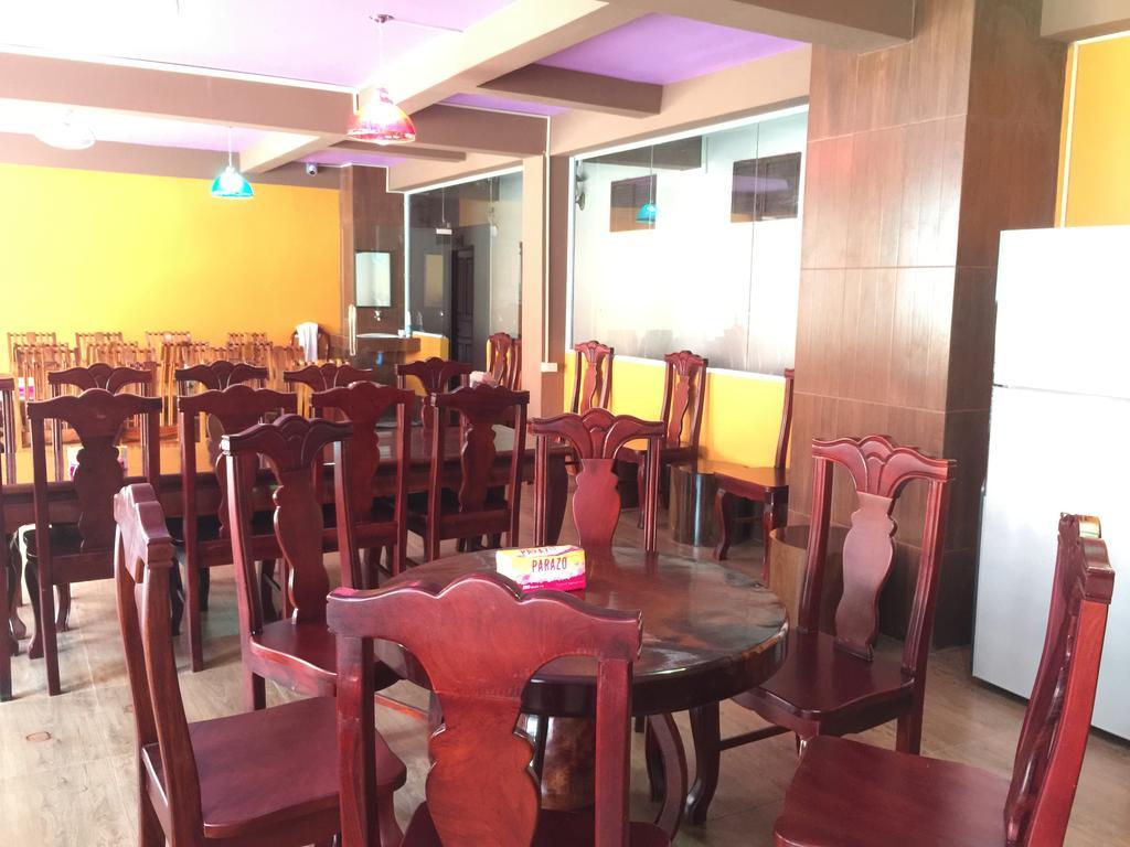 Happy River View Hotel Vang Vieng Esterno foto