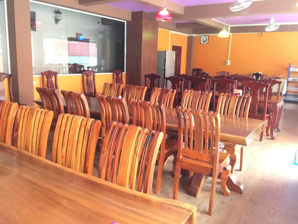 Happy River View Hotel Vang Vieng Esterno foto