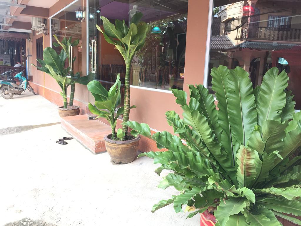 Happy River View Hotel Vang Vieng Esterno foto