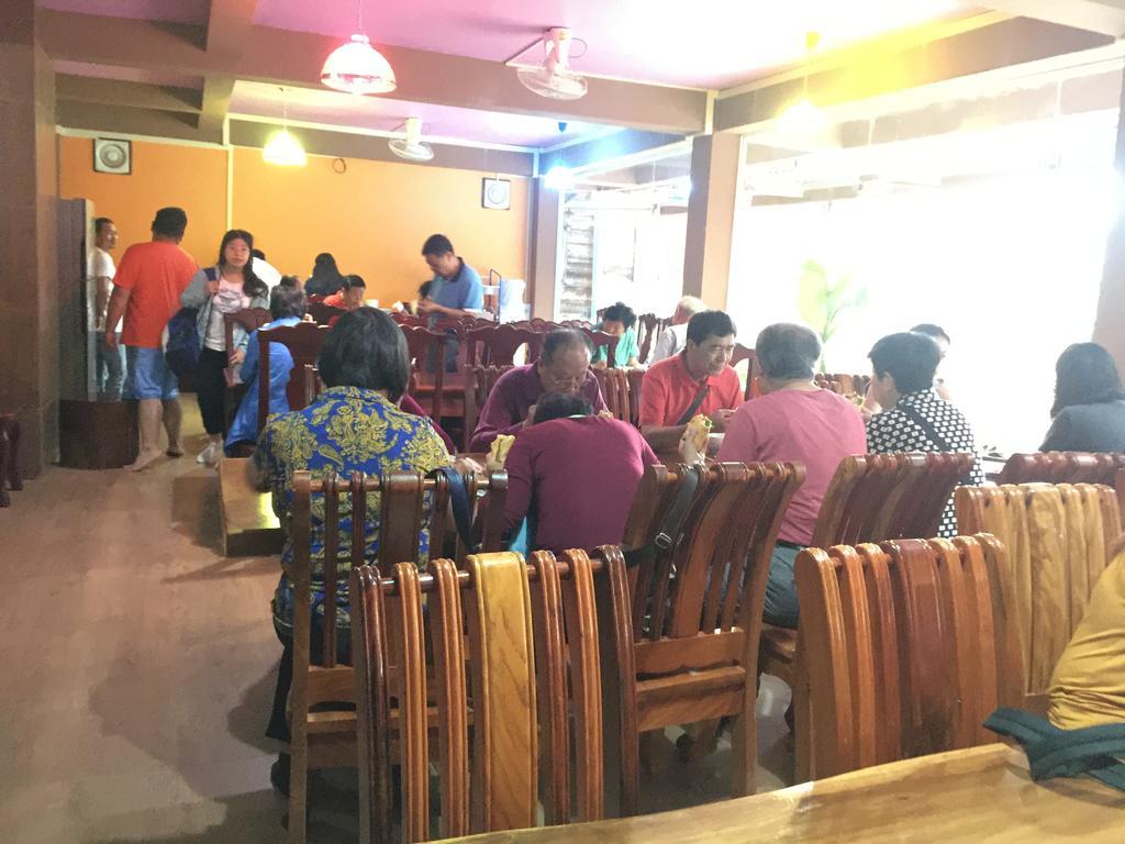 Happy River View Hotel Vang Vieng Esterno foto